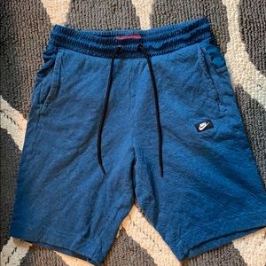 NIKE SWEAT SHORTS